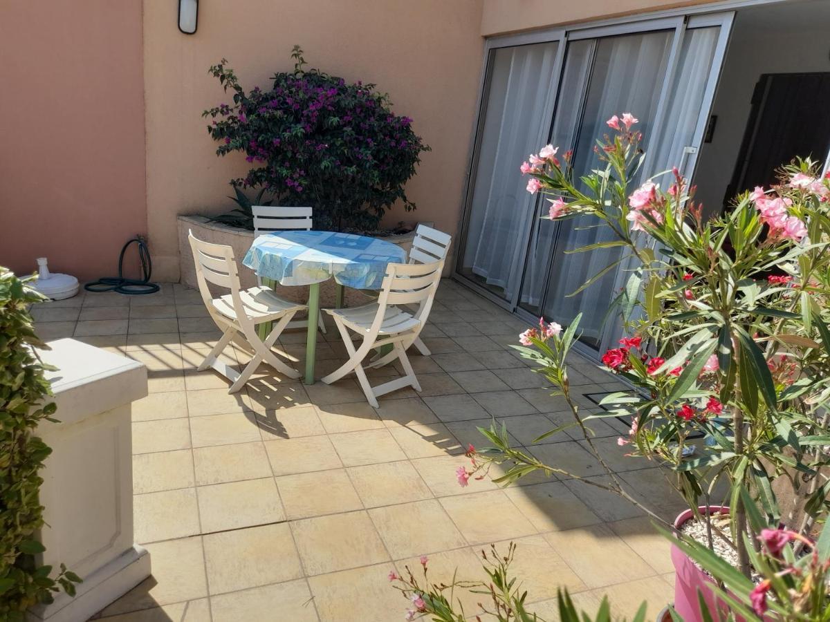 Logement Calme Proche Mer, 4 Personnes, St Aygulf Frejus Exterior photo